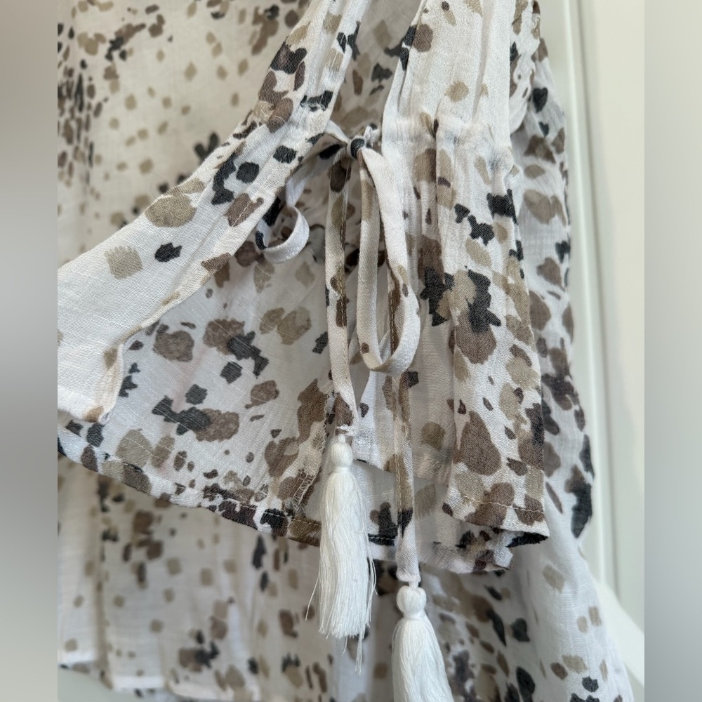 New Directions Cream and Brown Tie Sleeve Blouse - Picture 4 of 7
